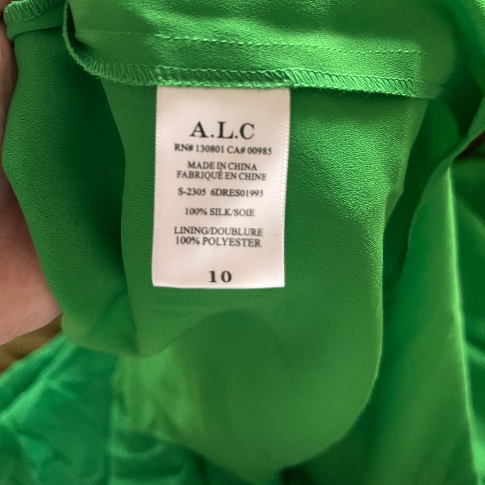 A.L.C. Rumi Dress in Green Crinkle 100% Silk Chiffon Smocked V-Neckline - Picture 9 of 9